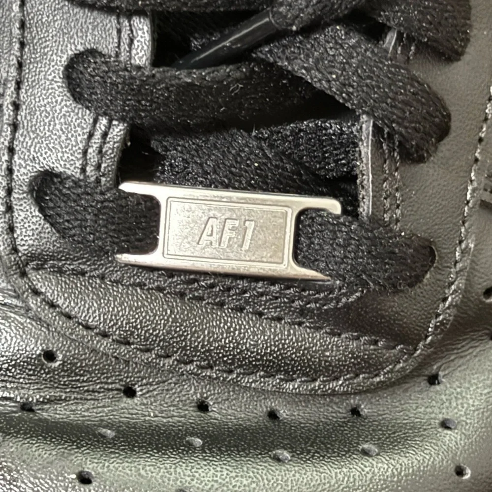 Nike Men's Black Sneakers